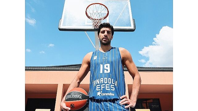 Anadolu Efes Spor Kulübü, 50. Yılını kutlayacağı 2025 – 2026 sezonunda GSA Sport tarafından üretilen formalarla sahada olacak