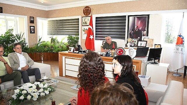 Başarılarını Başkan Topaloğlu ile paylaştılar