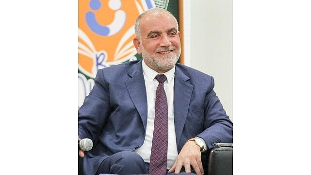 Başkan İbrahim Sandıkçı: “Öğrencilerimizin tamamına burs desteği sağlıyoruz”