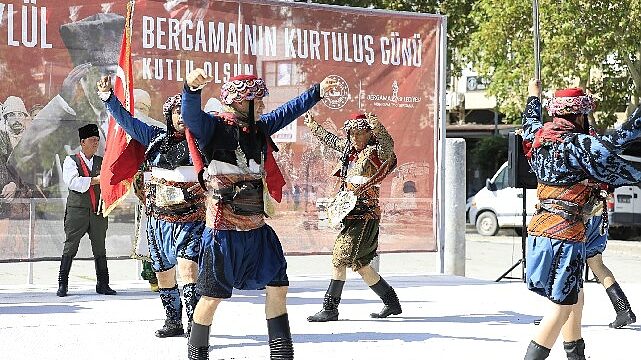 Bergama’nın Kurtuluşu törenlerle kutlandı