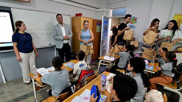 Bornova Belediyesi’nden öğrencilere beslenme desteği