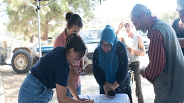 Büyükşehir’den yanan köylere 40 tonluk yem desteği