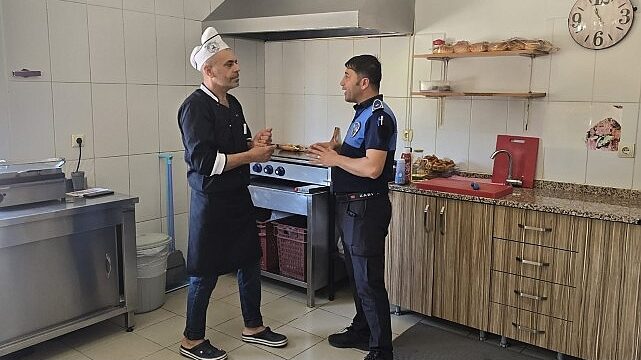 Çiğli’de okul kantinlerine sıkı denetim: Hijyen ve güvenlik ön planda