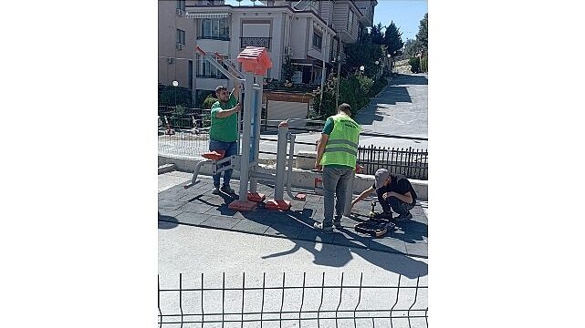 Edremit’te Parklar Yenileniyor