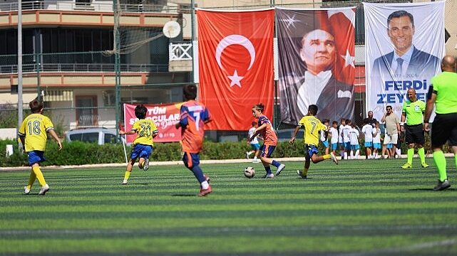 Efes Selçuk’ta Ferdi Zeyrek Futbol Müsabakaları Heyecanı