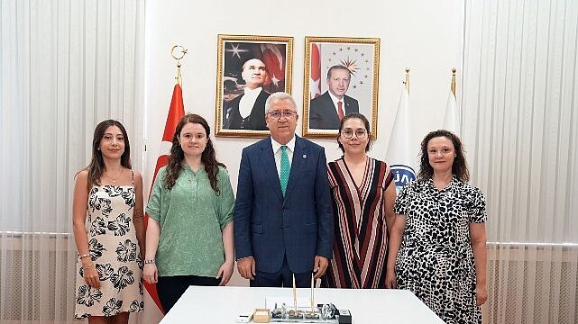 Egeli bilim ekibi HIV enfeksiyonunun erken tanısına yönelik nanobiyosensör geliştirecek