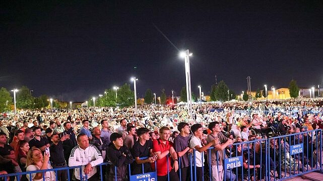 Ferdi Tayfur Şarkıları Bu Kez Açık Havada Binlerce Sanatseverle Buluştu