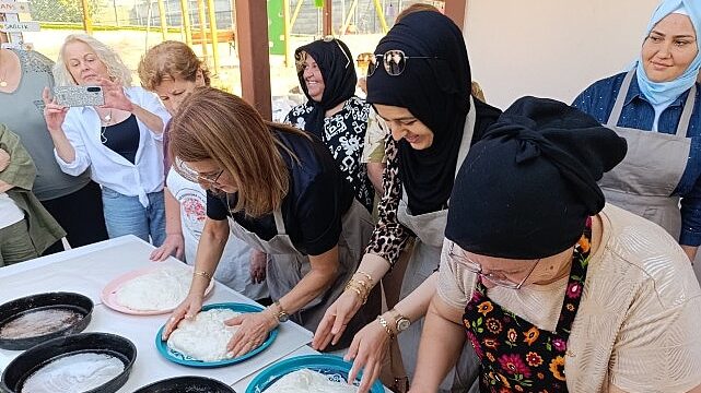 İrfaniye’de ekmekler kadın dayanışmasıyla pişti
