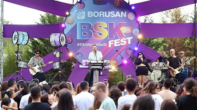İskender Paydaş ve Orkestrası Borusanlılar için muhteşem bir konser verdi