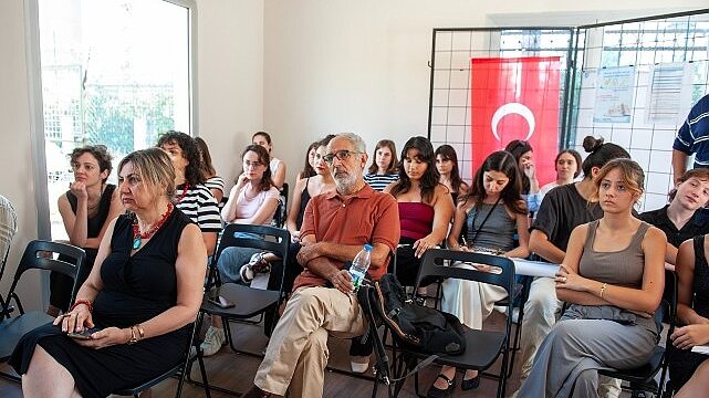 Karşıyaka’da genç tasarımcıların eserleri Galeri Alt’ta sergileniyor