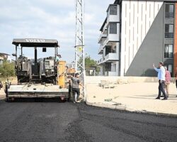 Kartepe’de Asfalt Atağı Sürüyor