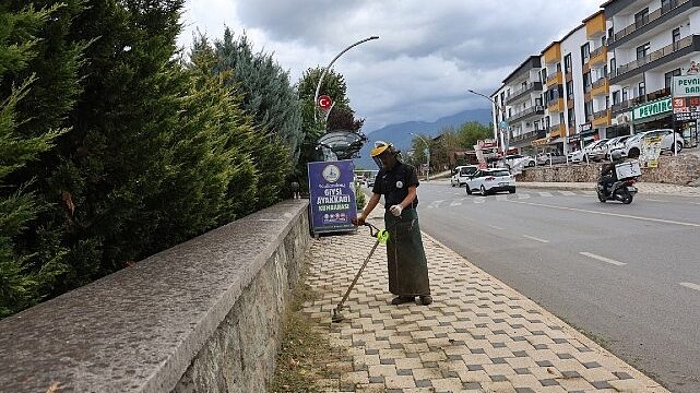 Kartepe’de Parklarda Yoğun Çalışma