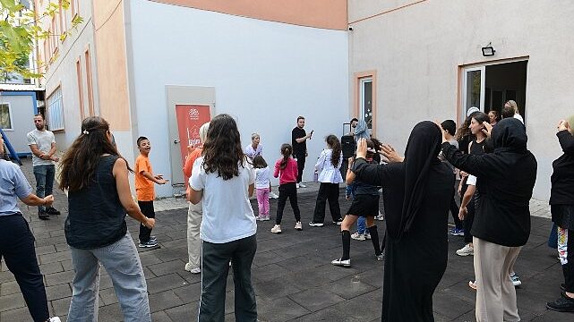 Nilüfer Belediyesi’nden engelli bireylere özel zumba etkinliği