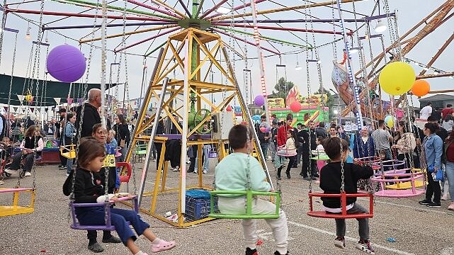 Nilüfer’de Balkan Panayırı ortak şarkıya dönüştü