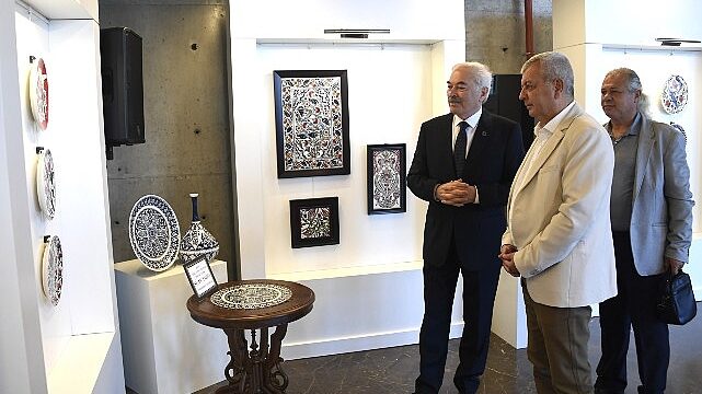 Osmangazi’de “Emeklilikten Bugüne Çini Sergisi” açıldı