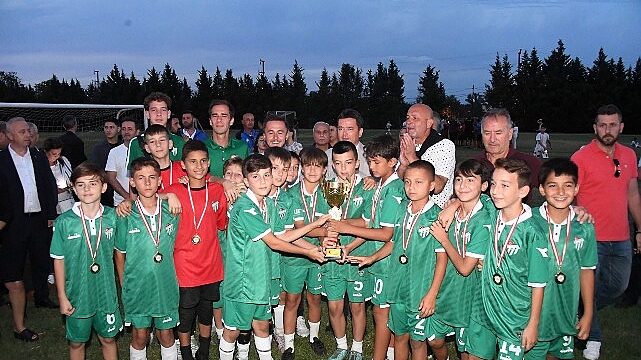 Osmangazi’de minik yetenekler futbol şöleninde buluştu