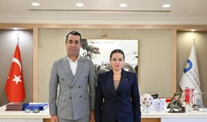 Özdemir Merkezefendi ve Tuzlukçu Belediye Başkanlarını kabul etti