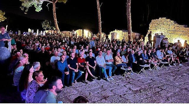 Phaselis Festivali’nde “Samida” sahne aldı