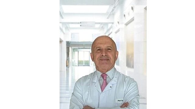 Robotik cerrahi titreyen elleri ortadan kaldırıyor