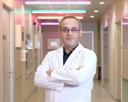 Teknoloji kullanımı, genç yaşta boyun fıtığı riskini artırıyor!