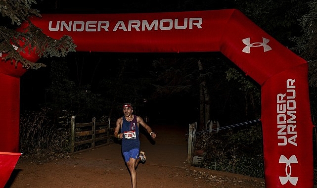 Yüzlerce Koşucu 18. Under Armour Gece Koşuları’nda Sınırları Zorladı