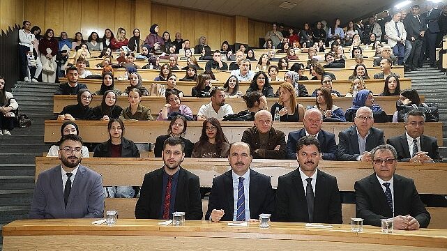 Başkan Altay SÜ Edebiyat Fakültesi Öğrencileriyle Buluştu