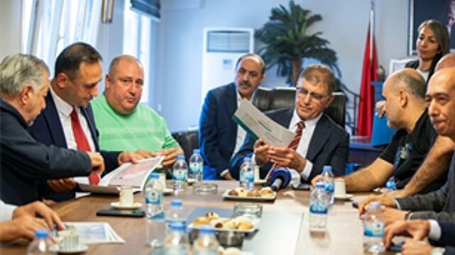 Başkan Tugay Ayakkabıcılar Sitesi esnafını ziyaret etti