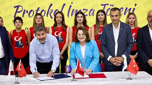 Didim’de kadın voleybol takımı yoluna daha güçlü devam edecek