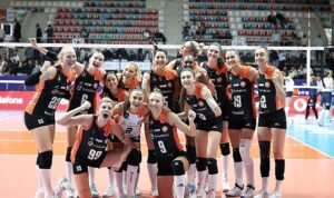 Eczacıbaşı Dynavit, deplasmanda galip