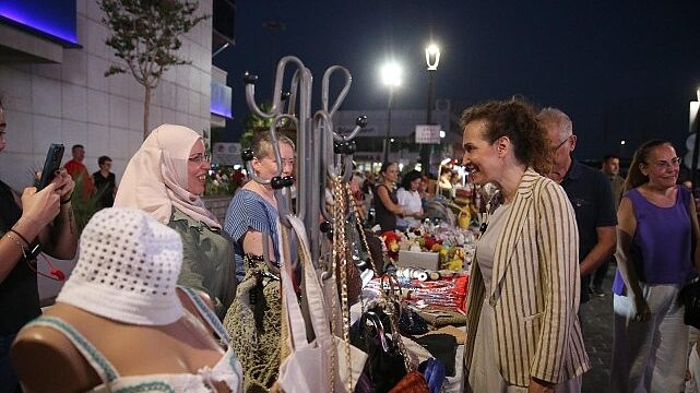 “El Emeği Gece Pazarı” kadınlara kazanç kapısı oldu