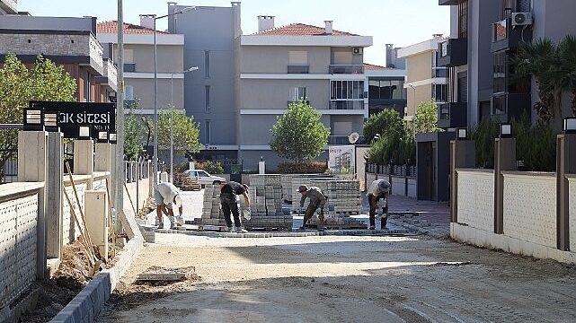 Menderes’te Yollar Yenileniyor