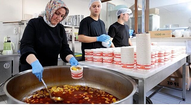 250 vatandaşa her gün sıcak yemek