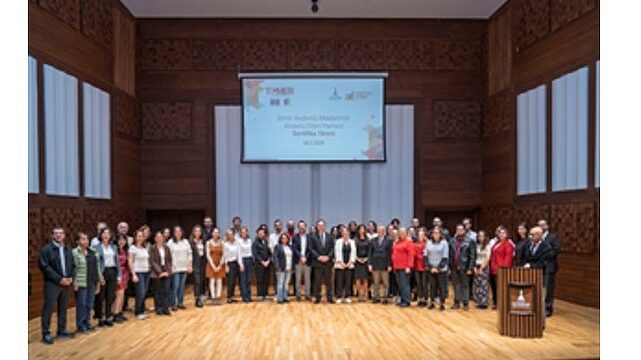 Akdeniz Dilleri Merkezi’nden sertifika coşkusu