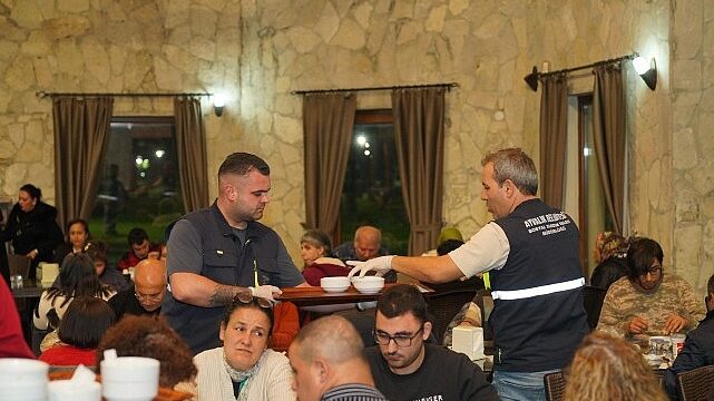 Ayvalık Belediyesi, 3 Aralık Dünya Engelliler Günü’nde Özel Bireylerle Bir Araya Geldi