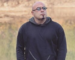 Barış Çapkın şarkılarını bir albümde topladı: Fezaya Bak