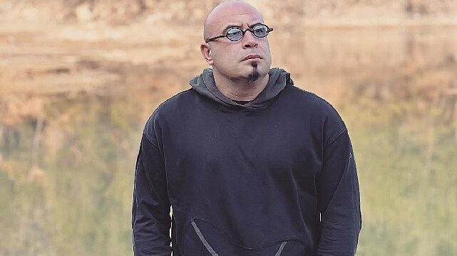 Barış Çapkın şarkılarını bir albümde topladı: Fezaya Bak