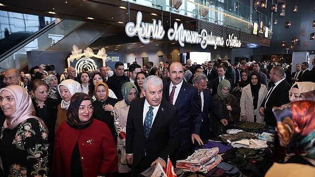Başkan Altay 17. Altın Dokunuşlar Festivali’ne Katılan Herkese Teşekkür Etti