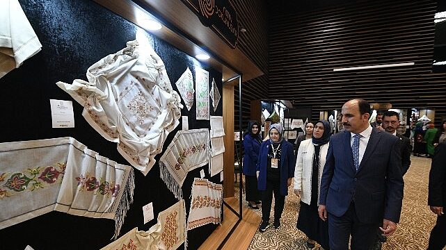 Başkan Altay 17. Altın Dokunuşlar Sergisine Tüm Sanatseverleri Davet Etti