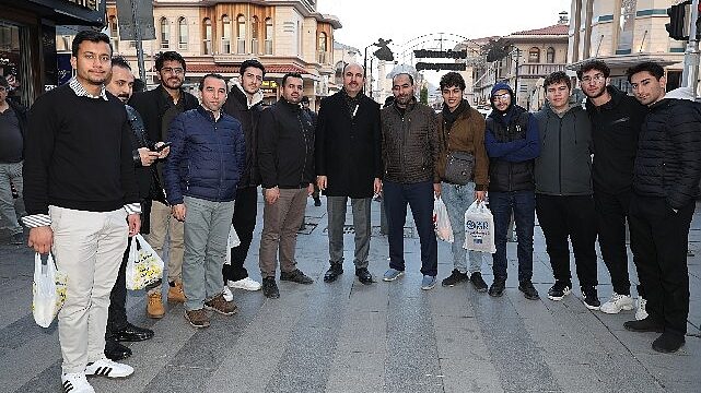 Başkan Altay, Şeb-i Arus Etkinlikleri İçin Konya’ya Gelen Misafirlerle ve Esnafla Buluştu