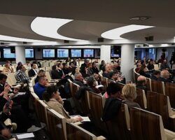 Başkan Köymen, 7. Ulusal Yerel Yönetimler Sempozyumu’nda konuştu