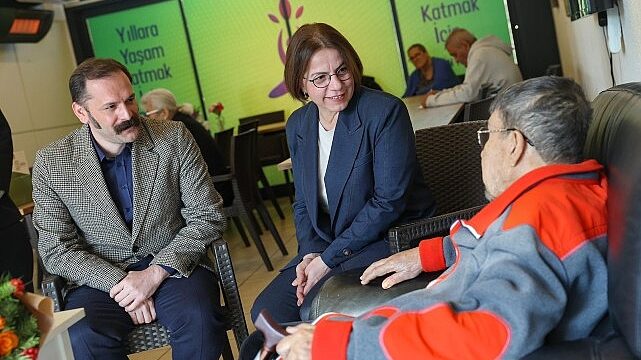 Başkan Köymen’den duayen sanatçıya ziyaret