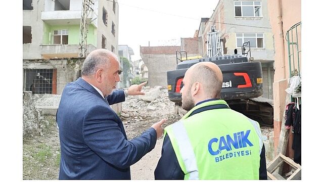 Başkan Sandıkçı’dan Eser ve Hizmet Vurgusu: Güvenli Yaşam Alanları, Yeni Yollar, Modern Parklar