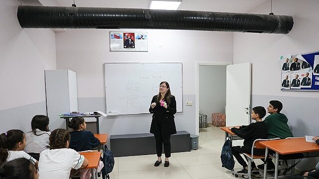 Buca Belediyesi’nden Gediz’de ücretsiz eğitim seferberliği