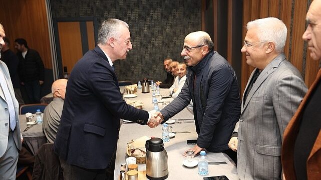 Büyükakın: İstişare eden yanılmaz