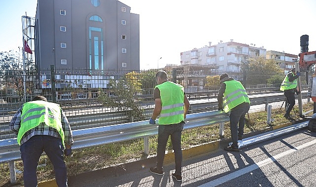 Büyükşehir’den Gazi Bulvarı’nda otokorkuluk çalışması