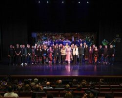 “Çirkin” Galasında Bakırköy Belediye Tiyatroları’ndan Unutulmaz Gece