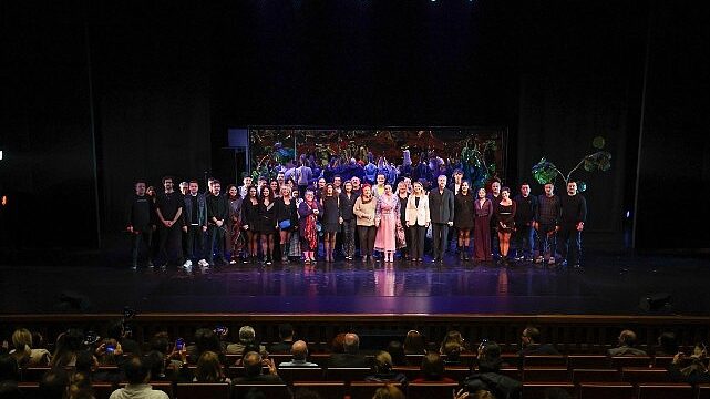 “Çirkin” Galasında Bakırköy Belediye Tiyatroları’ndan Unutulmaz Gece