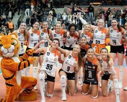 Derbide 3 puan Eczacıbaşı Dynavit’in!