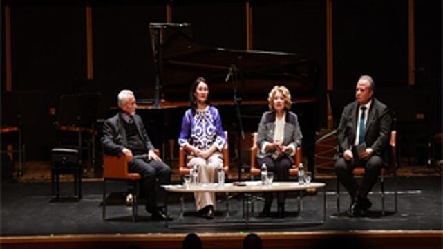 Dünya Türk Dili Ailesi Günü İzmir’de ilk kez düzenlendi