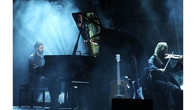 Dünyaca ünlü piyanist İzmir’de ayakta alkışlandı